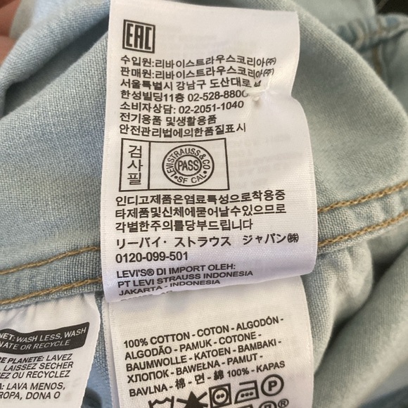 LEVI’S Women’s Pearl Snap Button Light Wash Western Shirt Size L - Picture 9 of 10